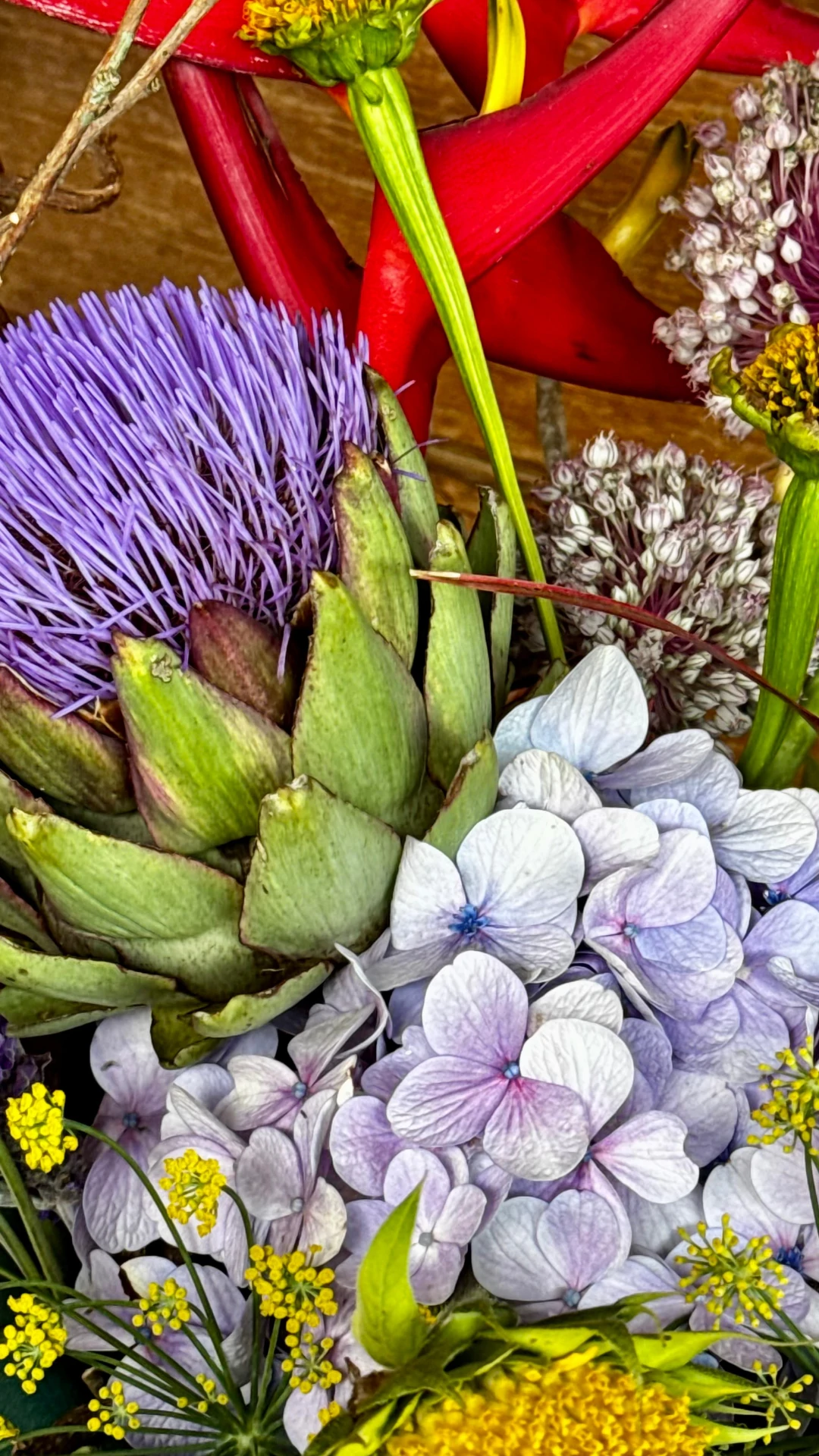Detalhe das flores escolhidas para uma composição floral
